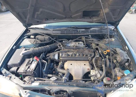 2000 Honda Accord 2.3 Se из США, поврежденный, VIN JHMCG5670YC013463